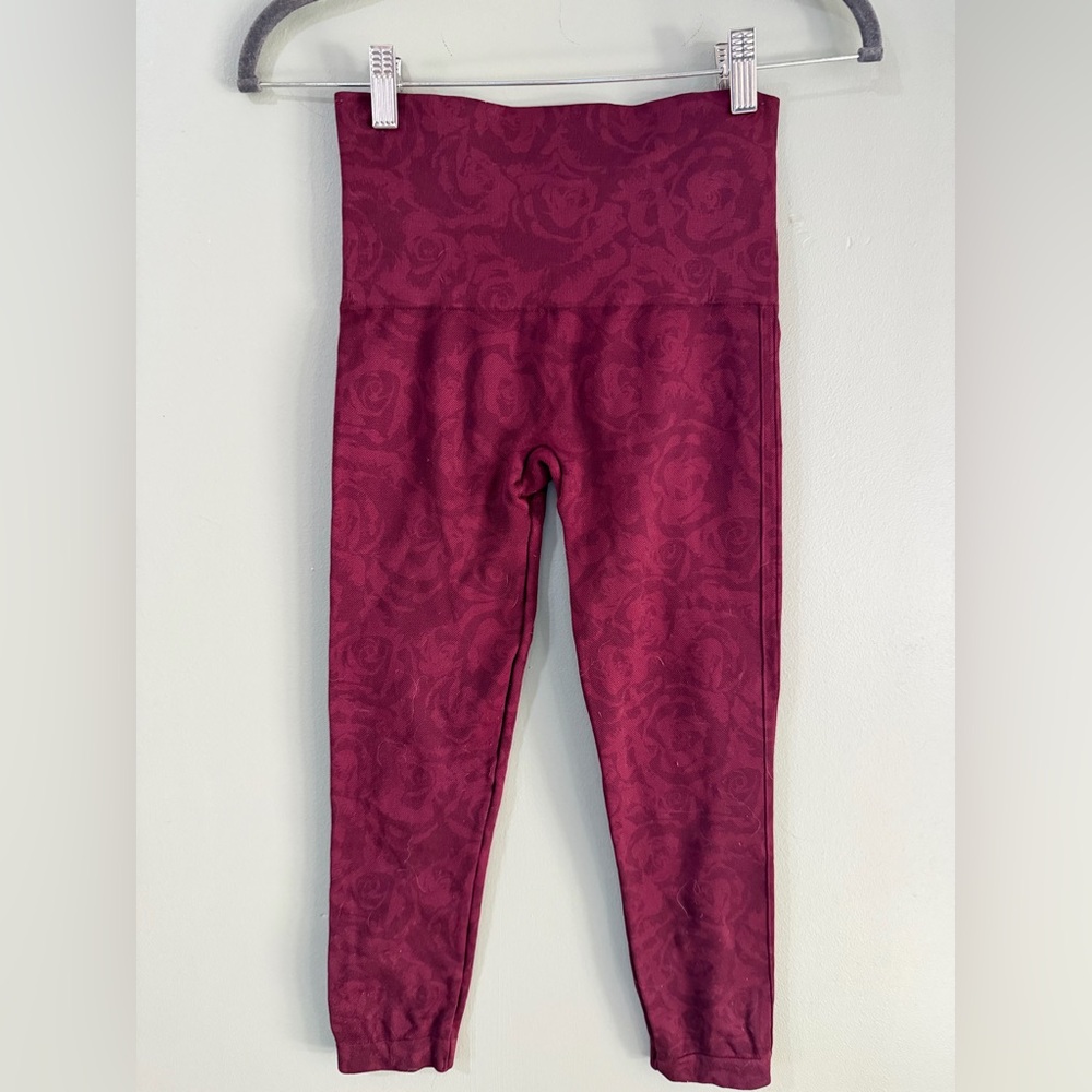 Spanx Leggings Cropped Look At Me Now Seamless Leggings Garnet Rose Size med